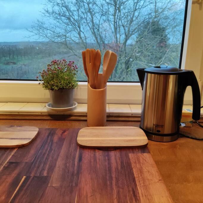 Apartamento Gaestewohnung Von J&o Am Fluss. *